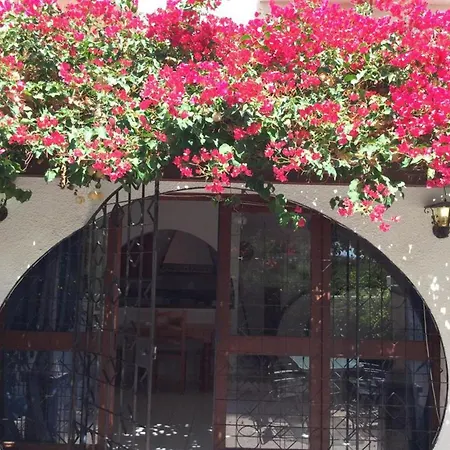 Stunning 3-story Traditional Spanish House * El Campello